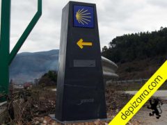 Hitos en pizarra natural para el Camino de Santiago de Invierno. Superficie pulida y triple coating. Fábrica mouteira pizarra.