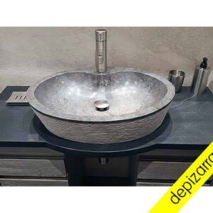 Pizarra encimera lavabo.