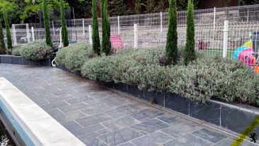 Jardineras de piedra pizarra.