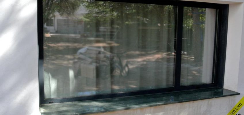 Pizarra verde para ventanas.