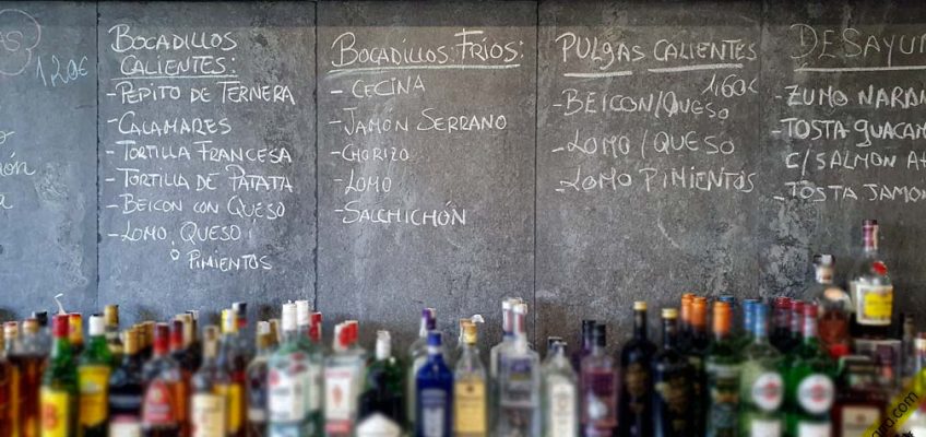 Pizarra gris veteada.