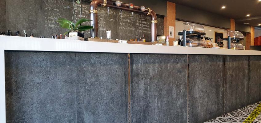 Revestimientos pizarra gris.