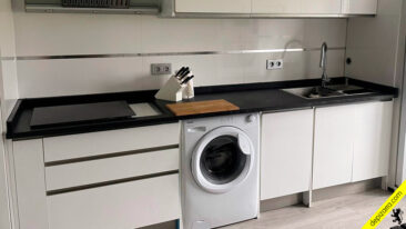 Encimeras de cocina de pizarra negra natural.