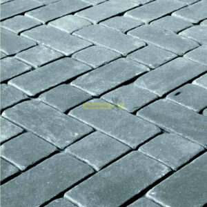 Adoquines de pizarra natural en pavimento exterior