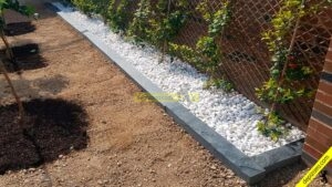 Bordillos piedra natural.