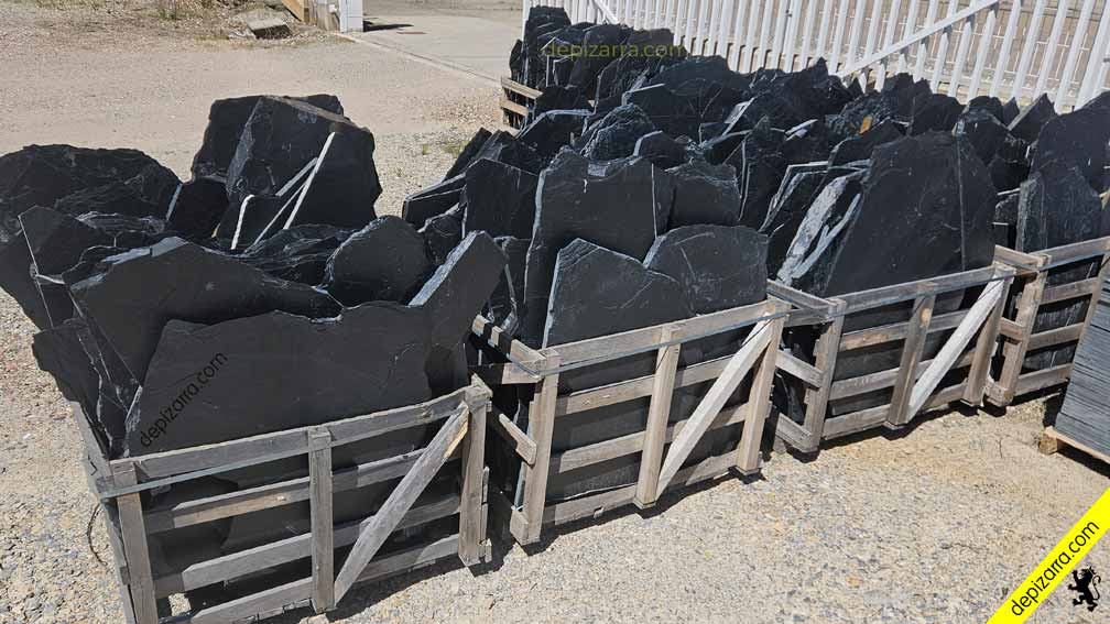 Losas de pizarra grande para suelo.